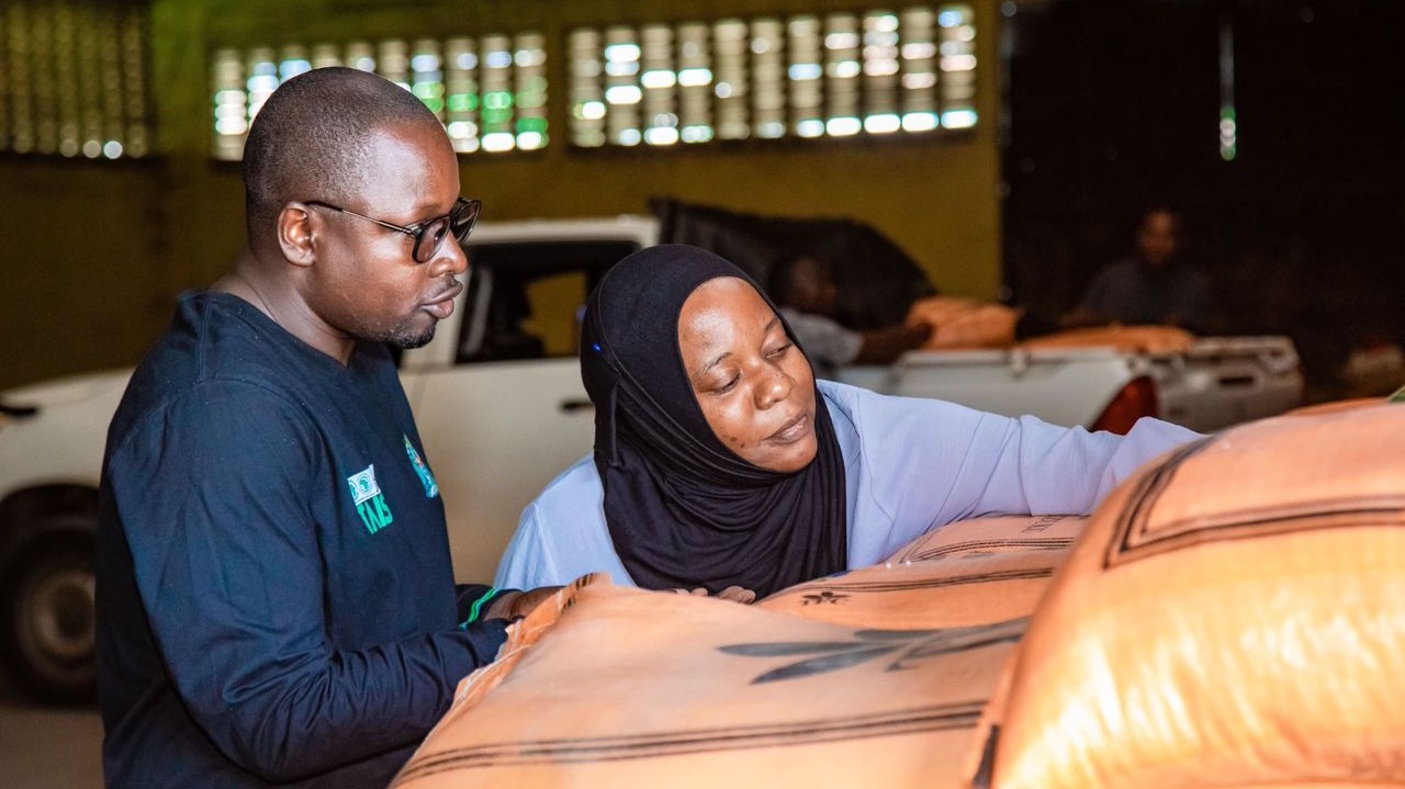 TANI 22 ZA MBOLEA ZASAMBAZWA MIKOA YA MWANZA, GEITA, SHINYANGA NA SIMIYU